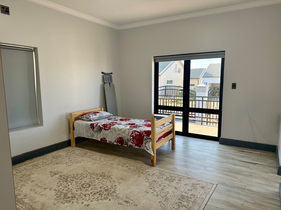 5 Bedroom Property for Sale in Tafelzicht Western Cape